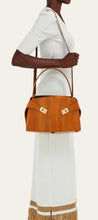 Load image into Gallery viewer, Hug soft bicolor shoulder bag (M)