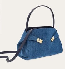 Load image into Gallery viewer, Hug Soft shoulder bag (M)
