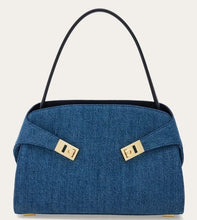 Load image into Gallery viewer, Hug Soft shoulder bag (M)