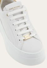 Load image into Gallery viewer, Dahlia Sneaker in Optic white/Gold