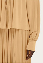 Load image into Gallery viewer, Blouse with back slit detail