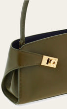 Load image into Gallery viewer, Hug East-West shoulder bag