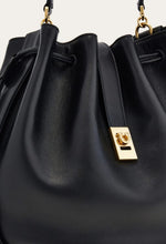 Load image into Gallery viewer, Hug bucket bag