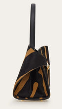 Load image into Gallery viewer, Hug soft bicolor shoulder bag (M)