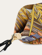 Load image into Gallery viewer, Gancini chain folded clutch