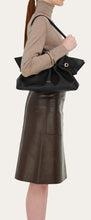Load image into Gallery viewer, Ferragamo Soft-Bag (M)