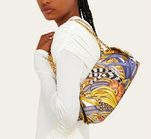 Load image into Gallery viewer, Gancini chain folded shoulder bag (S)