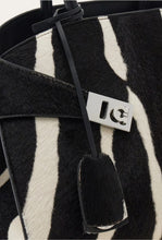 Load image into Gallery viewer, Hug handbag bicolor (M)