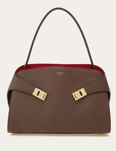 Hug soft bicolor shoulder bag (M)
Color: Clay/Flame red (Pre-sale)