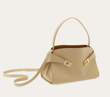 Load image into Gallery viewer, Hug soft bicolor shoulder bag (M)
Color: Stone/Burnt ocher
