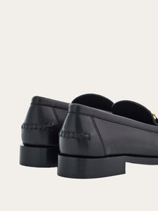 Maryan in Nero