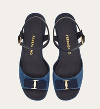 Load image into Gallery viewer, Selna Iconic bow platform sandal
