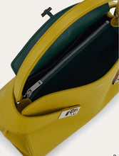 Load image into Gallery viewer, Hug soft bicolor shoulder bag (M)
