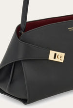Load image into Gallery viewer, Hug soft bicolor shoulder bag (M)
