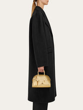 Load image into Gallery viewer, Hug handbag (XS)
