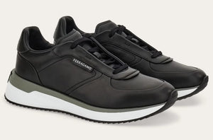 America Low cut sneakers
