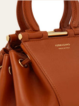 Load image into Gallery viewer, Gancini bucket bag
