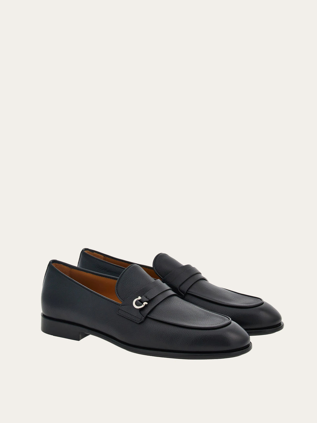 Desio in Black