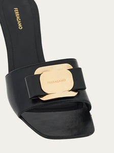 Zelie in Nero