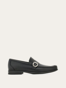 Caspian in Nero