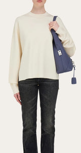 V-shaped hobo bag (M)