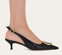 Load image into Gallery viewer, Sara Maxi Gancini slingback pump
