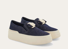 Load image into Gallery viewer, Cristal/ New Vara plate slip on
