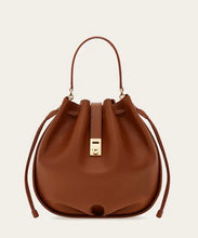 Load image into Gallery viewer, Hug bucket bag
