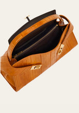Load image into Gallery viewer, Hug soft bicolor shoulder bag (M)
