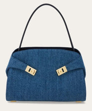 Load image into Gallery viewer, Hug Soft shoulder bag (M)
