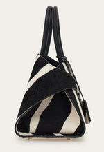 Load image into Gallery viewer, Hug handbag bicolor (M)
