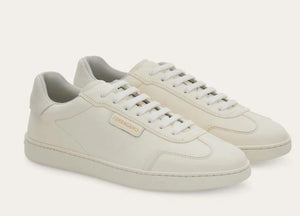 Athena Sneaker in white