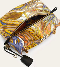 Load image into Gallery viewer, Gancini chain folded shoulder bag (S)
