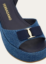 Load image into Gallery viewer, Selna Iconic bow platform sandal
