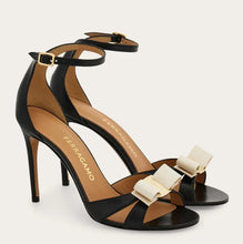 Load image into Gallery viewer, Roxy 1 in Black/Mascarpone
