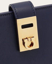 Load image into Gallery viewer, Hug Continental wallet in midnight blue

