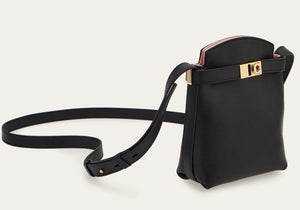 Hug two-tone smartphone holder