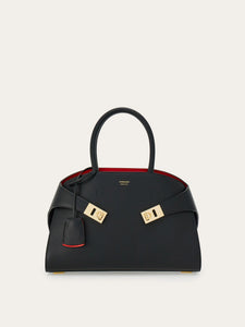 Hug Handbag in Black/Flame Red (M)