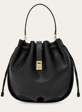 Load image into Gallery viewer, Hug bucket bag
