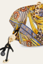 Load image into Gallery viewer, Gancini chain folded shoulder bag (S)
