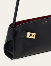 Load image into Gallery viewer, Hug East-West shoulder bag
