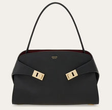 Load image into Gallery viewer, Hug soft bicolor shoulder bag (M)
