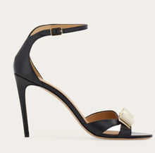 Load image into Gallery viewer, Roxy 1 in Black/Mascarpone
