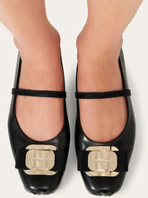 Load image into Gallery viewer, Zina (New Vara plate ballet flat in Black)
