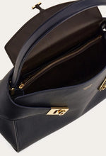 Load image into Gallery viewer, Hug soft bicolor shoulder bag (M)
