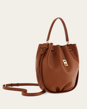 Load image into Gallery viewer, Hug bucket bag

