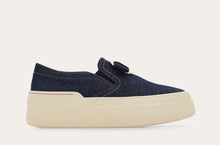 Load image into Gallery viewer, Cristal/ New Vara plate slip on
