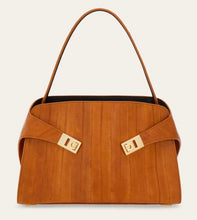 Load image into Gallery viewer, Hug soft bicolor shoulder bag (M)
