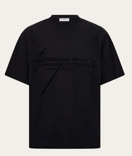 Load image into Gallery viewer, Crew neck T-shirt with printed signature
