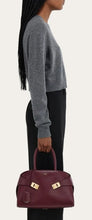 Load image into Gallery viewer, Hug handbag (M)
